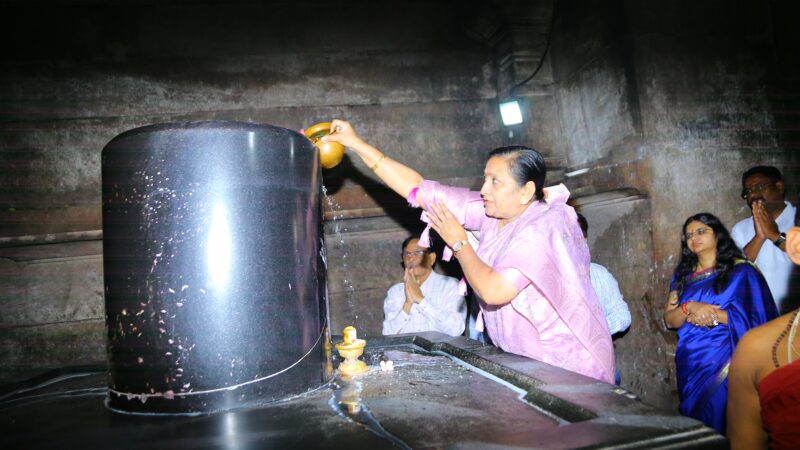 Union Minister Nimuben Jayantibhai Bambhania visited Ramappa temple