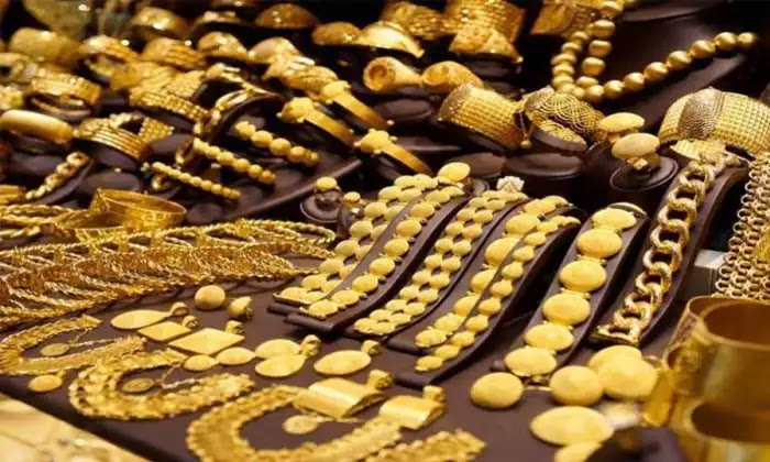 Burglars loot SBI bank, Rs.10 crores worth gold ornaments stolen