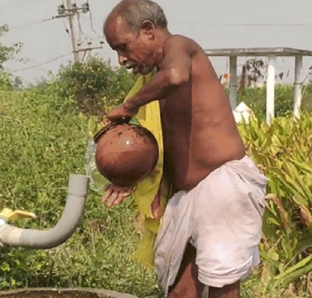 Gandhi” of Ailapur: A Man Who Never Wears a Shirt, Regardless of the Season