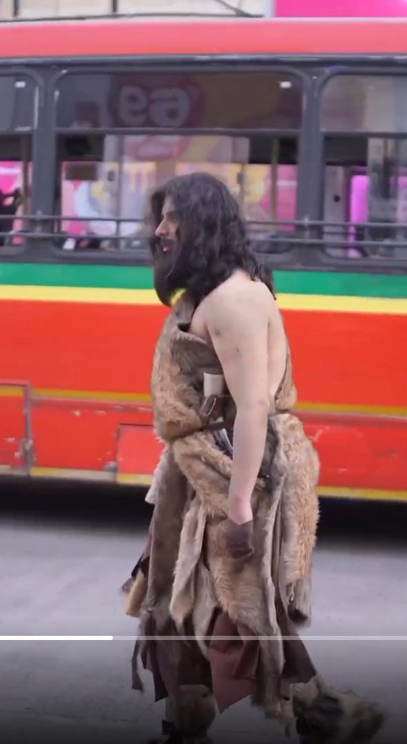 Superstar Aamir Khan’s “Stone Age” Transformation in Mumbai Streets Leaves Fans Astonished