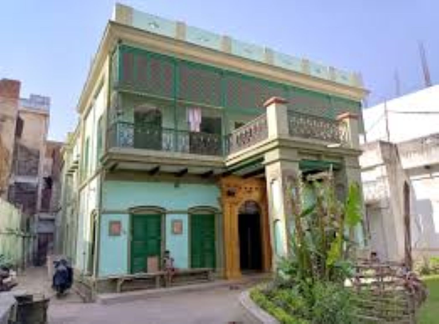 Mukti Bhavan: The Sacred Haven for Elderly Seeking Moksha in Varanasi