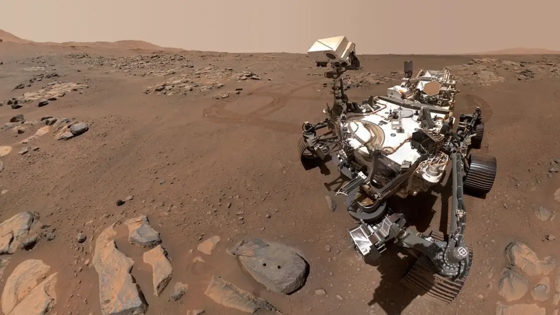 Former CIA Officer and scientist Reveals Remote Viewing Evidence of Life on Mars