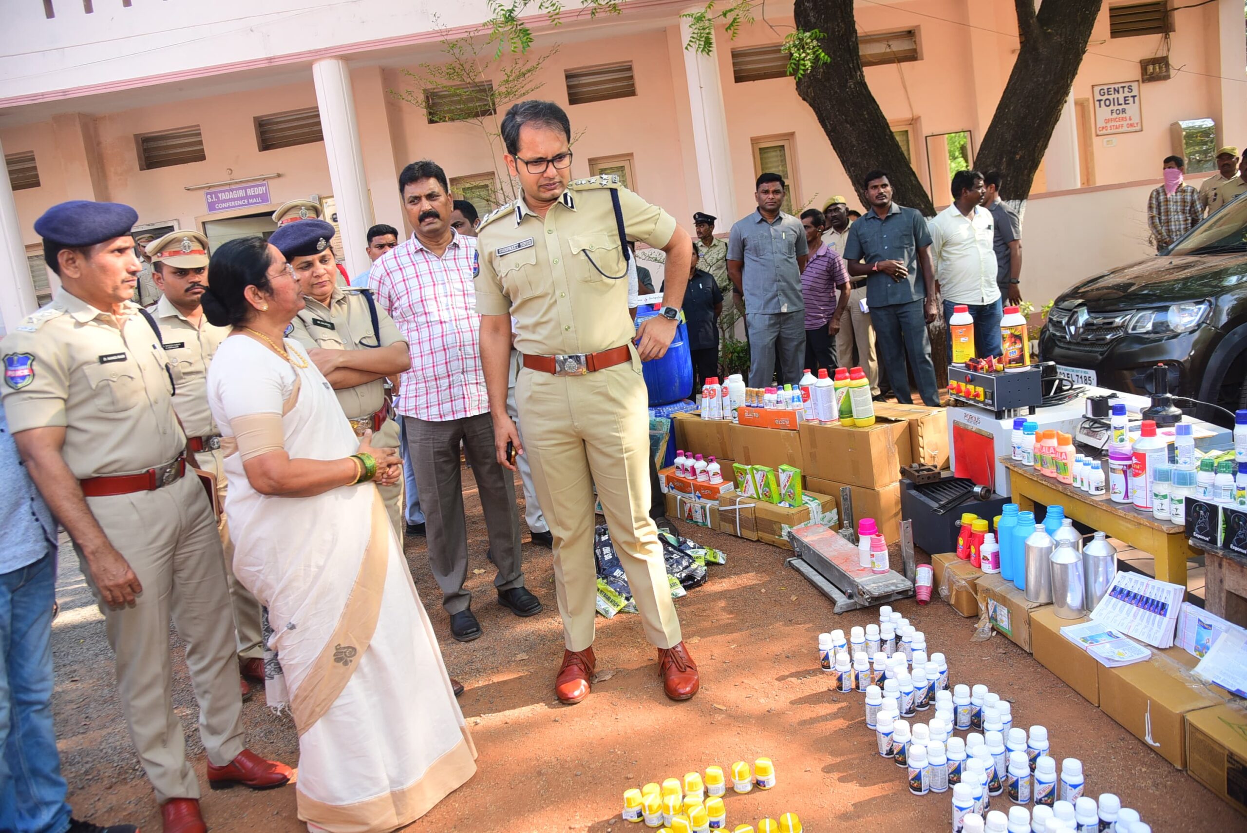 Gang Selling Fake Pesticides Under Big Brand Names Arrested