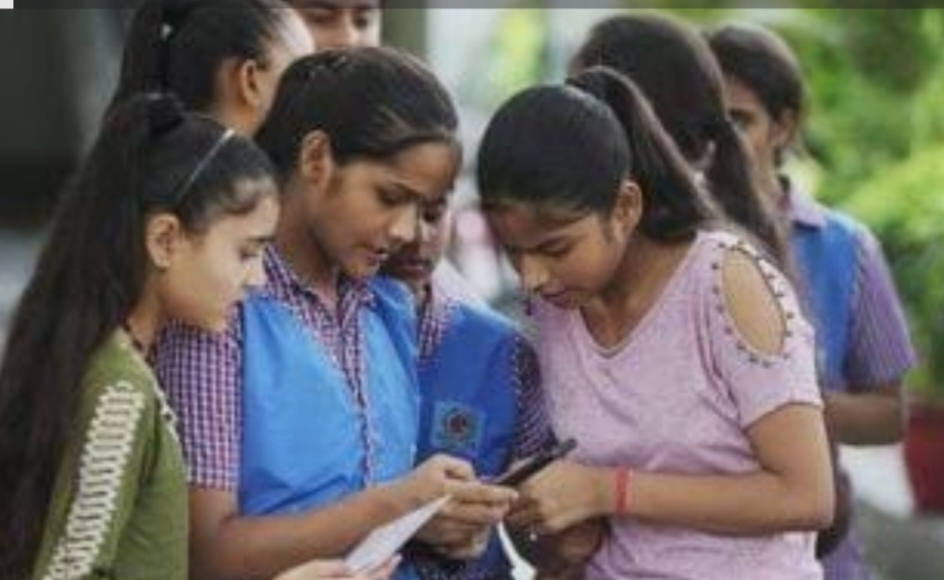 “Inter Results 2025 Released: Female Students Lead with Improved Pass Percentages”
