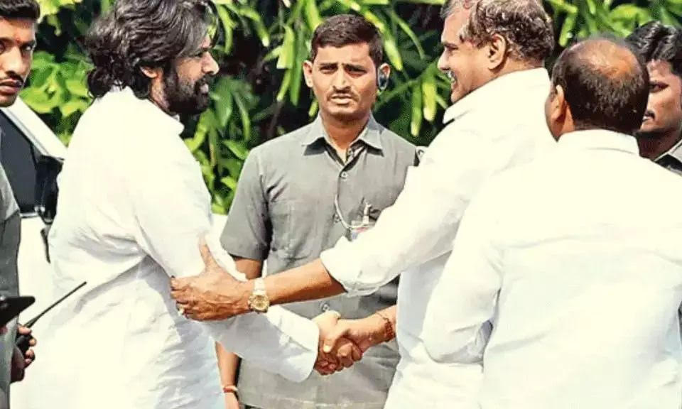 Major Political Realignment in Andhra Pradesh: Pawan Kalyan Eyes Senior YSRCP Leader
