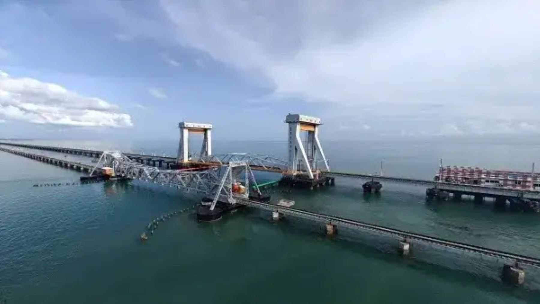 India’s First Vertical Lift Railway Sea Bridge Inaugurated in Tamil Nadu