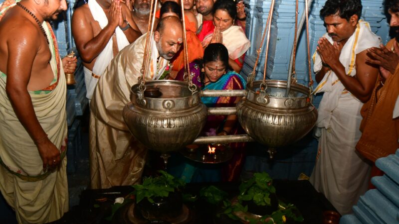 Bandi Sanjay Slams State Government Over Poor Pushkaram Arrangements