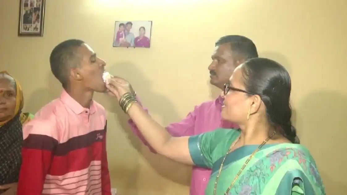 Karnataka Parents Celebrate Son’s Failure to Teach Him the Value of Support Over Marks